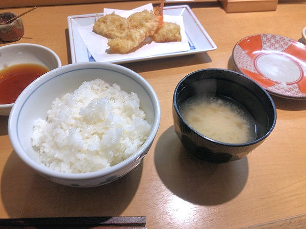 ご飯とお味噌汁.jpg