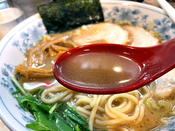 大勝軒いぶきのスープ.JPG