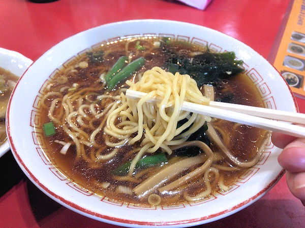 ラーメンの麺.jpg