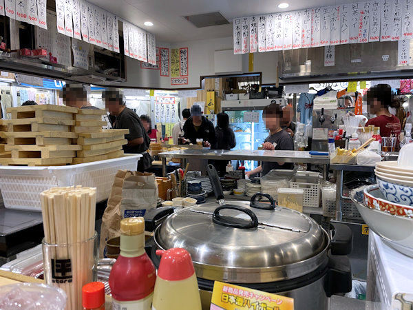 かど平の店内.JPG