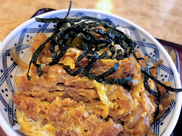 カツ丼のアップ.JPG