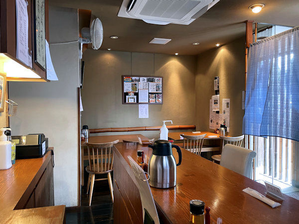 楽庵の店内.JPG