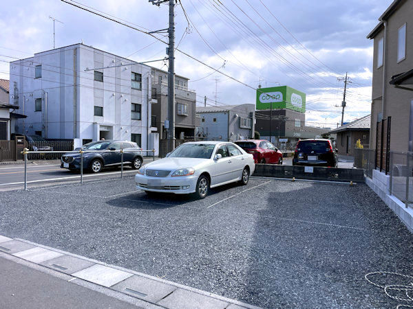 楽庵の駐車場.JPG