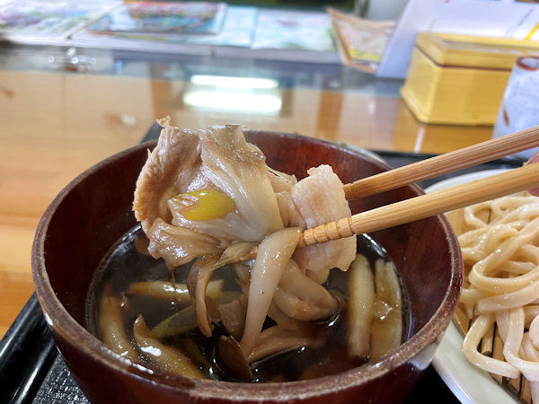肉汁うどんの具材.JPG
