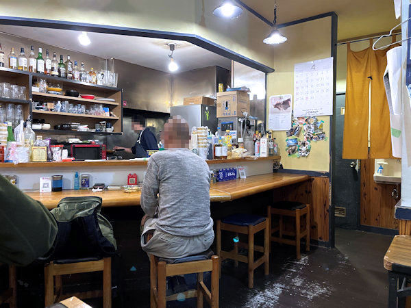 2KENME酒場の店内.JPG