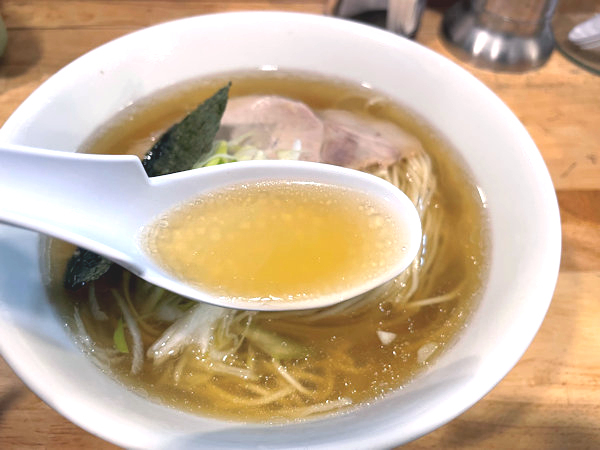 中華そばのスープ.JPG