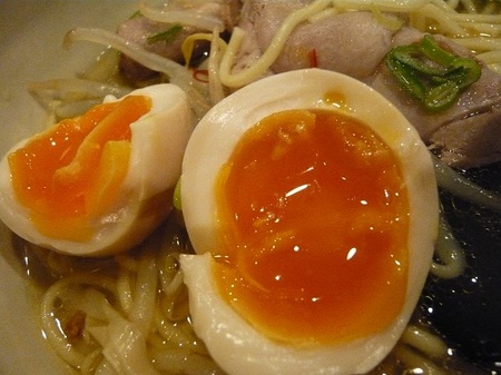 味玉のアップ.JPG