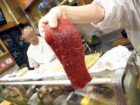 鯨肉の塊.JPG