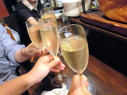 エゾットリアで乾杯.JPG