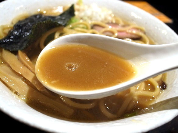 濃厚中華そばのスープ.JPG