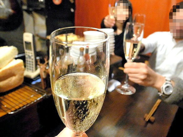 エゾットリアで乾杯.JPG