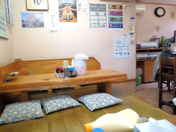 まんぷく食堂の店内.JPG