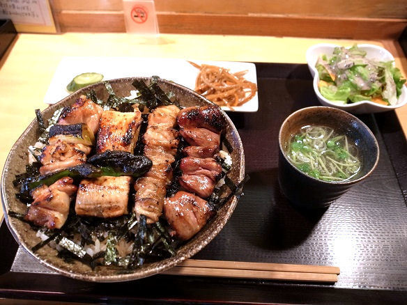 焼鳥丼の全容.JPG