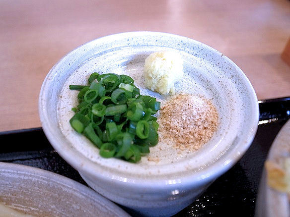 うどんの薬味.JPG