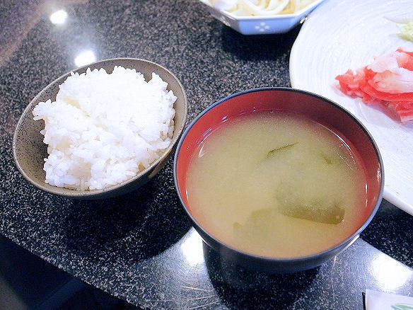 定食のライスとお味噌汁.JPG