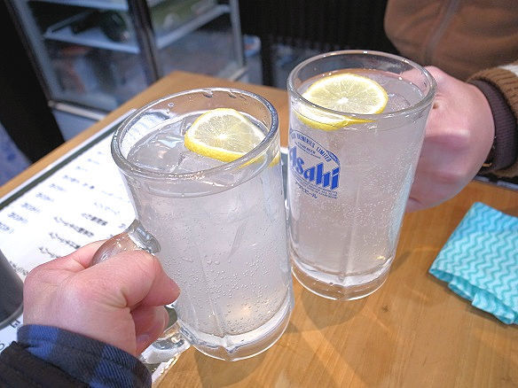 立ち飲み いこいで乾杯.jpg