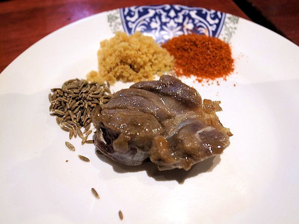 焼かれた羊肉.jpg
