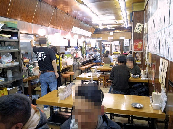 豊田屋三号店の店内.jpg