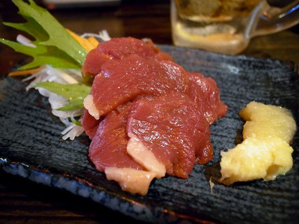 馬刺し 馬のモモ肉.JPG