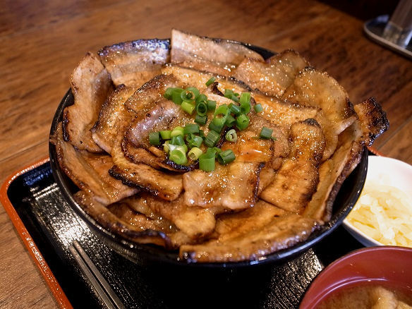 志茂 三 食堂 豚丼とちゃんぽんのお店で美味しい十勝風豚丼 おいしい店 うまい店 安い店