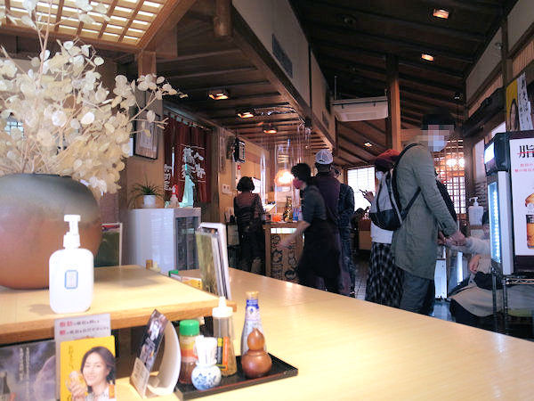 赤羽屋の店内.JPG