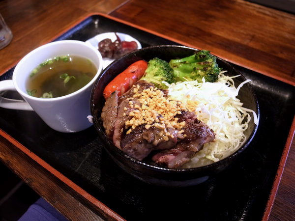 ビフテキ丼＋ガリバタ.JPG